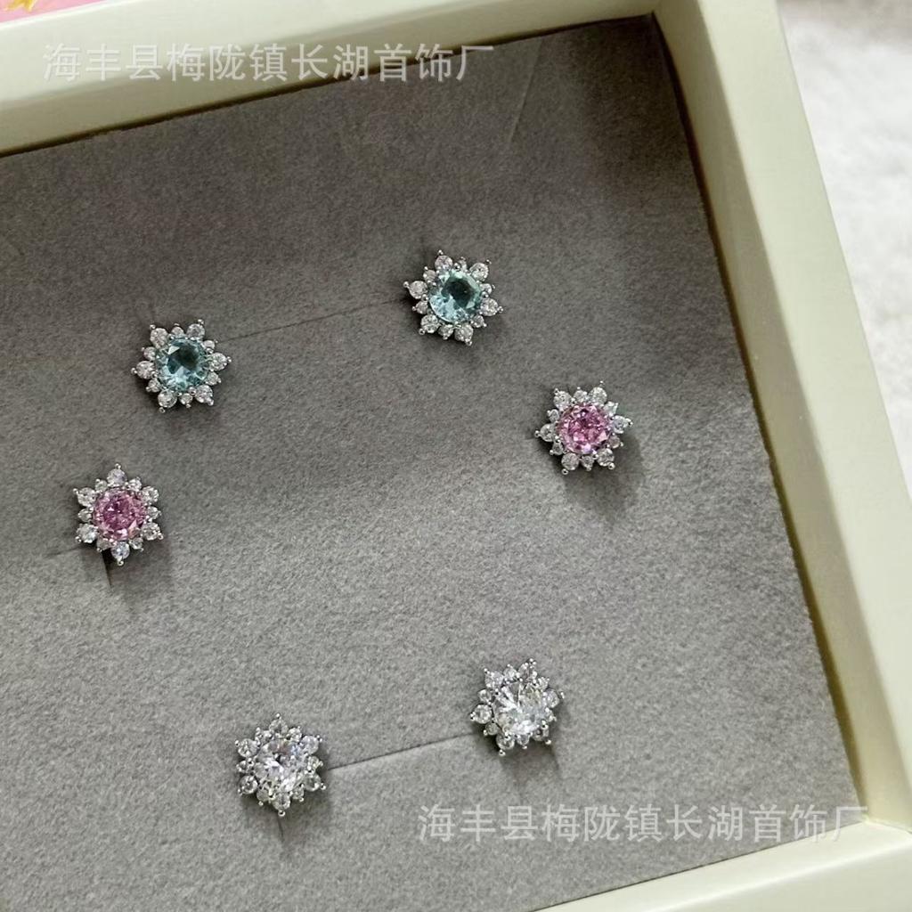 Fashion temperament retro style super flash blue zircon inlaid water drop stud earrings female explosion titanium steel earrings female