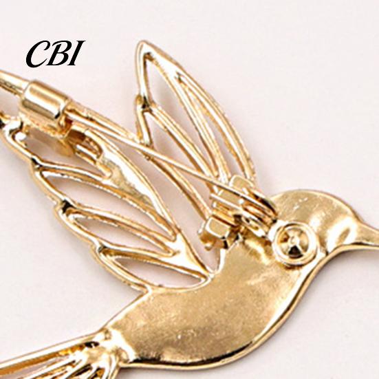Sparkling Hummingbird Badge Bling Rhinestone Brooch, Hollow Flying Bird Alloy Daily Wear Brooch Pin, Jewelry Accessory for Coats Scarves Dresses