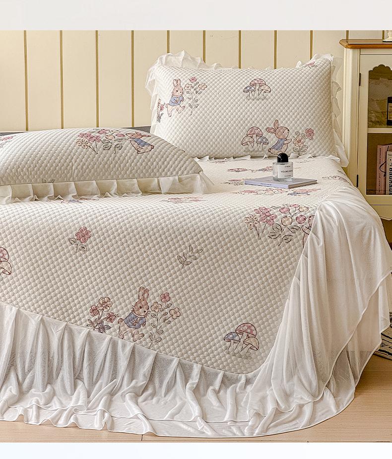 Bed skirt style mica bean cooling mat, washable lace style ice bean bean ice silk cooling mat set of three pieces