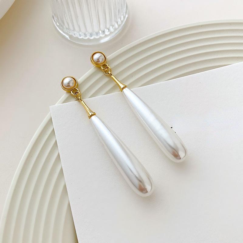 Ladies Classic Vintage Baroque Pearl Pendant Earrings Elegant Water Drop Long Earrings Trend Ladies Jewelry