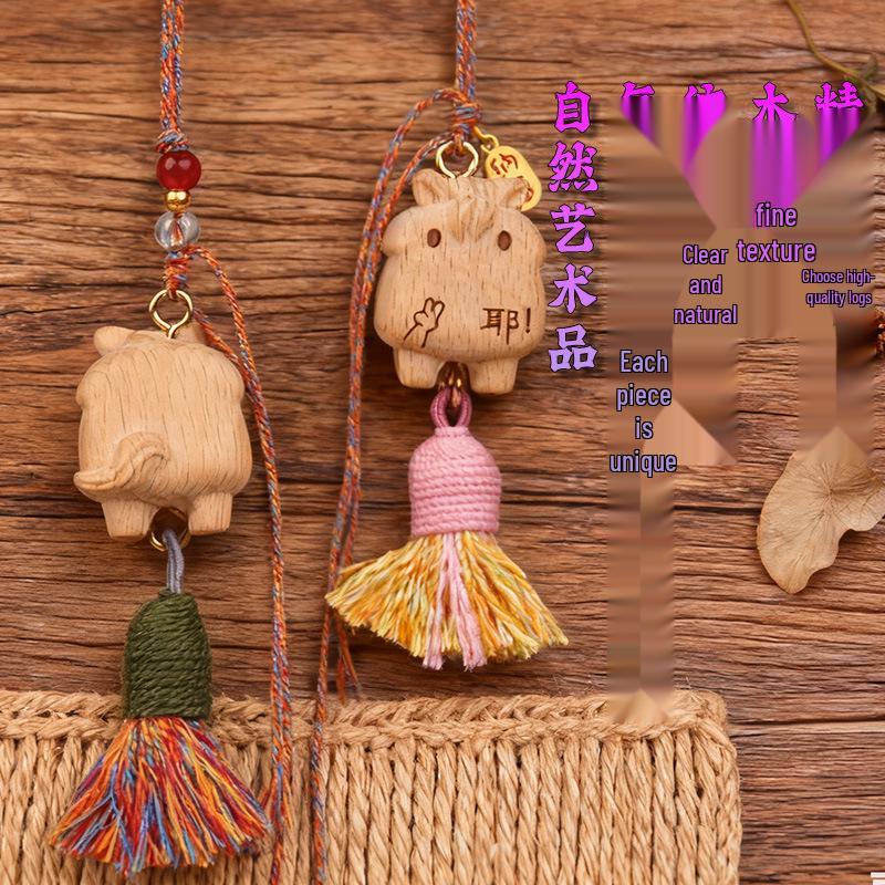 Брелок для ключей 'Лошадь из бука': Аксессуар-мешочек с талисманом на удачу ручной работы для девушки или лучшей подруги