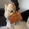 Retro Large-capacity Handbag Women's 2025 Winter New High-end Underarm Bag Niche Foreign Shoulder Bag