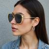 Новые солнцезащитные очки Full Frame для женщин Квадратные Модные женские очки с металлическими шарнирами Поликарбонатные линзы Солнцезащитные очки для друга