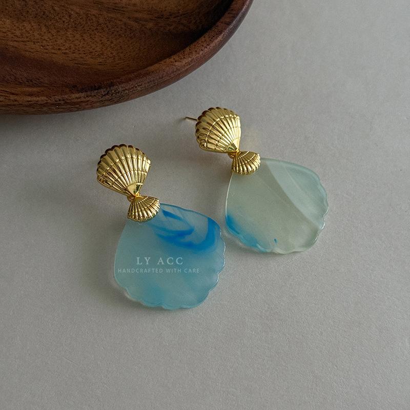Серьги-спирали из ракушек, серьги высокого класса, серьги, легкая роскошь, модные, теплые, для поездок на работу, нишевый дизайн, свежие и универсальные серьги, женские