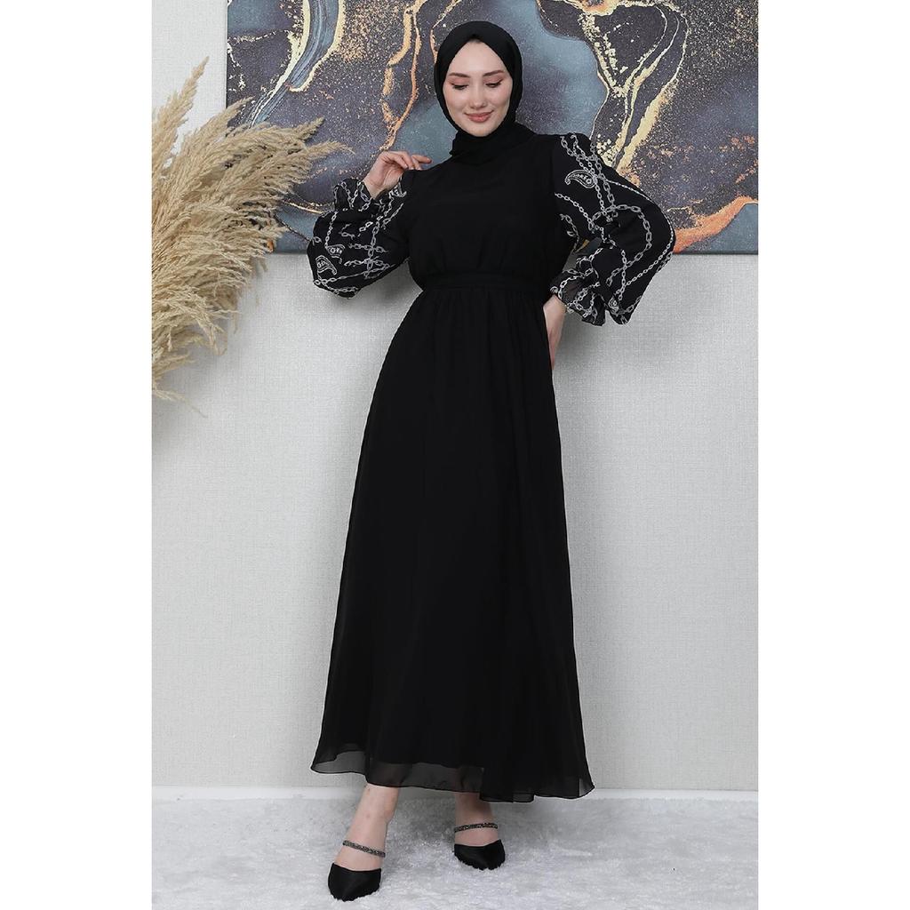 Платье-хиджаб с серебряной цепочкой