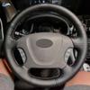 Оплетка на руле для Kia Carnival II Grand Carnival 2006-2014, автомобильный руль, прошитая вручную кожаная отделка