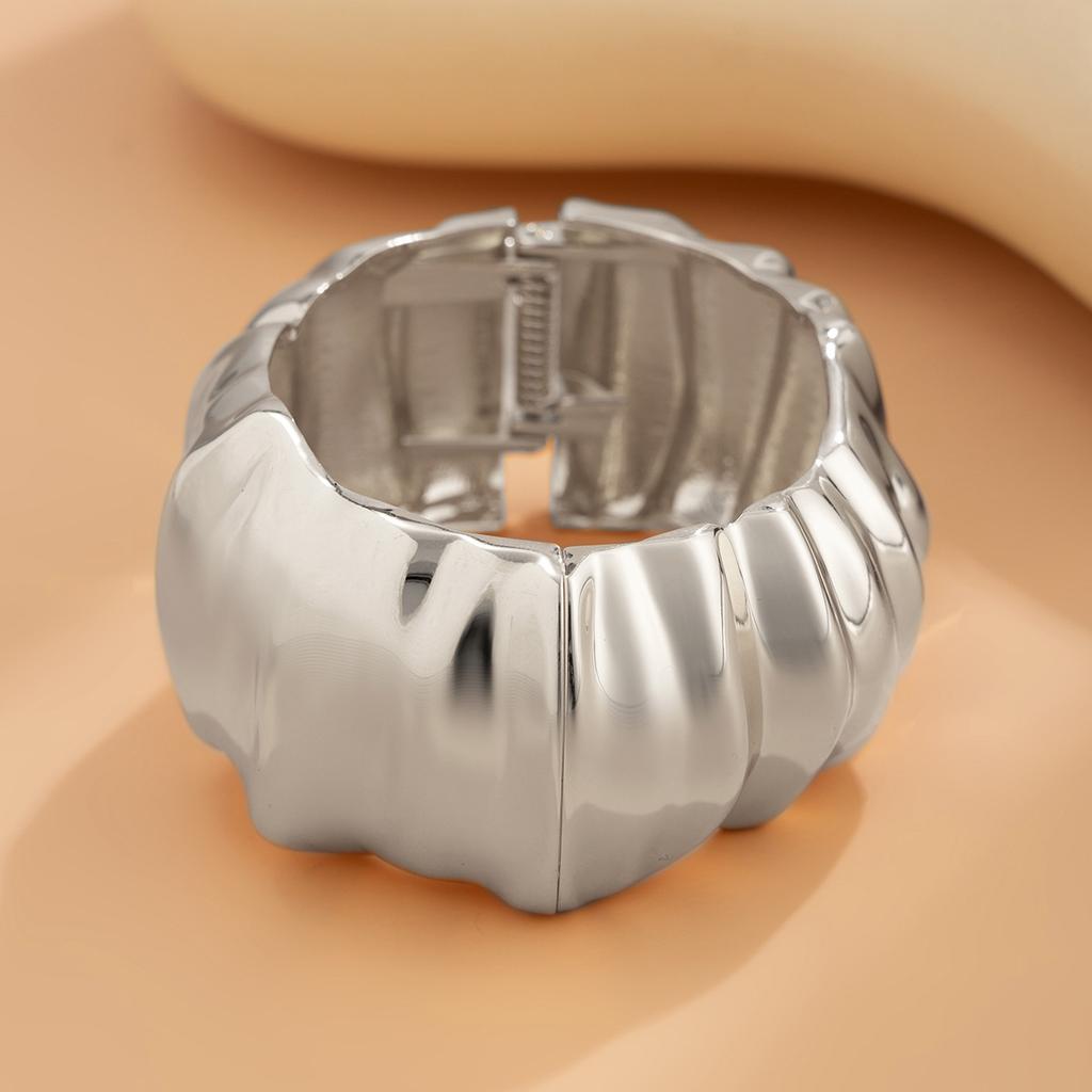 Fashion Hot-selling Versatile Irregular Bracelet, Personality Exaggerated Ancient Wrinkled Smooth Open Bracelet Bracelet