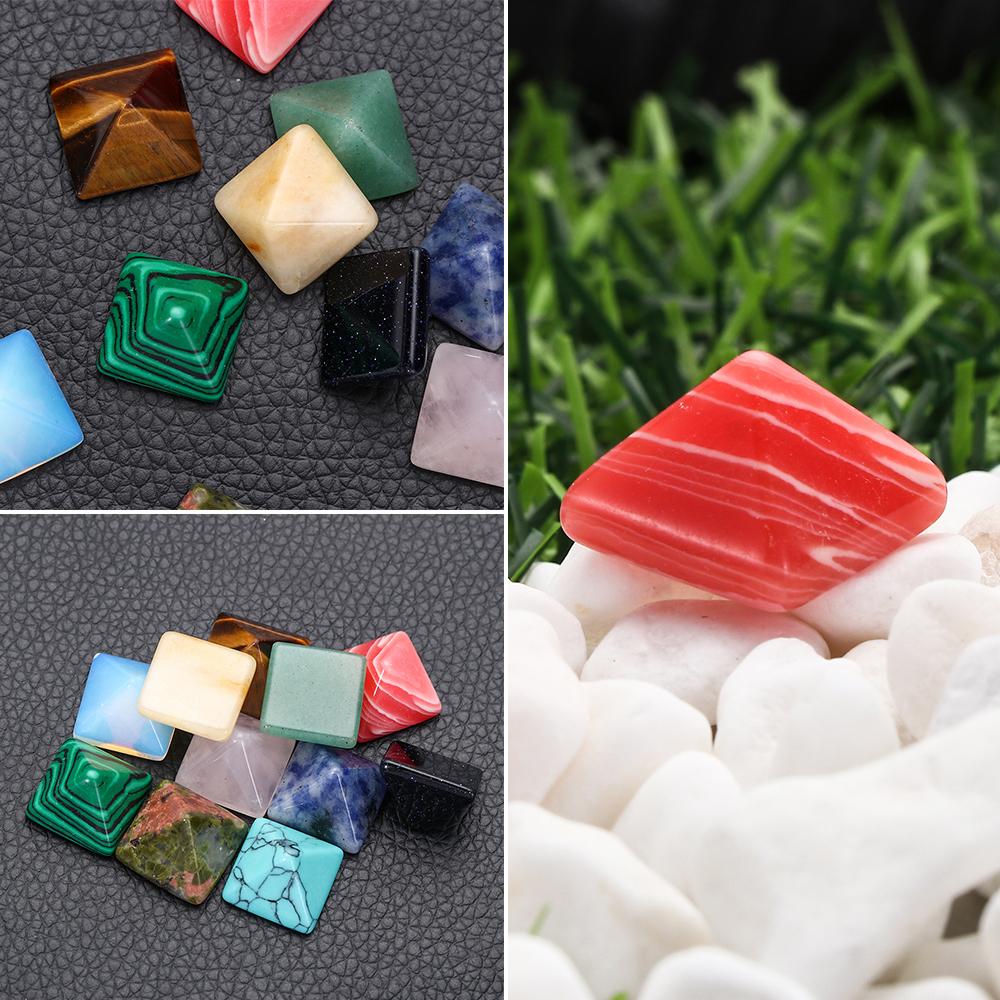 Белый кристалл голубой точки нефрита натуральный камень лечебный лечебный камень мини-орнамент пирамидальный узор