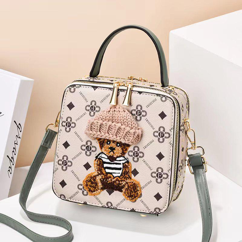 2023 Новая женская сумка через плечо с мультяшным медведем - маленькая квадратная сумка через плечо