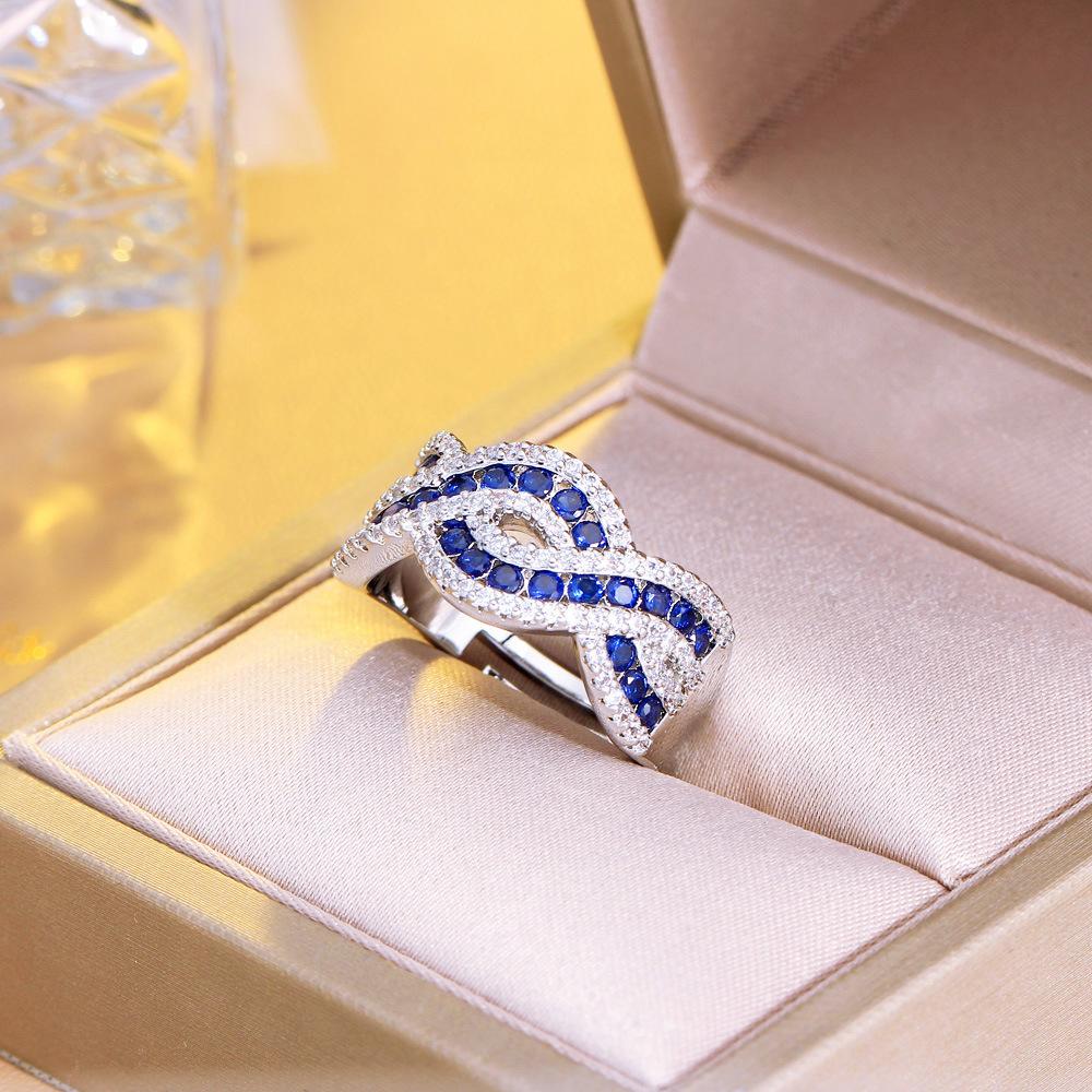 Кольцо с бриллиантами и рубинами, с ярким блеском, в стиле легкой роскоши, трехмерное кольцо-крест с полной бриллиантовой дорожкой, персонализированное кольцо, украшение для рук.