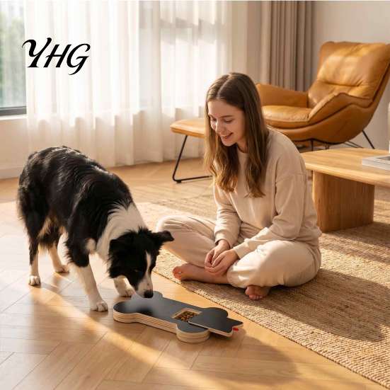 Adjustable Scratching Board for Dogs Dog Scratch with Treat Box, Wooden Pet Nail File Pad Pad, Interactive Toy Stress-free Paw Care Indoor