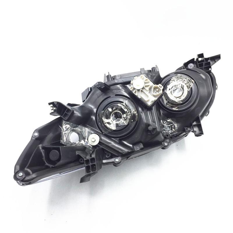 Toyota Corolla (2010-2013) Headlight Assembly: Black/White Base
