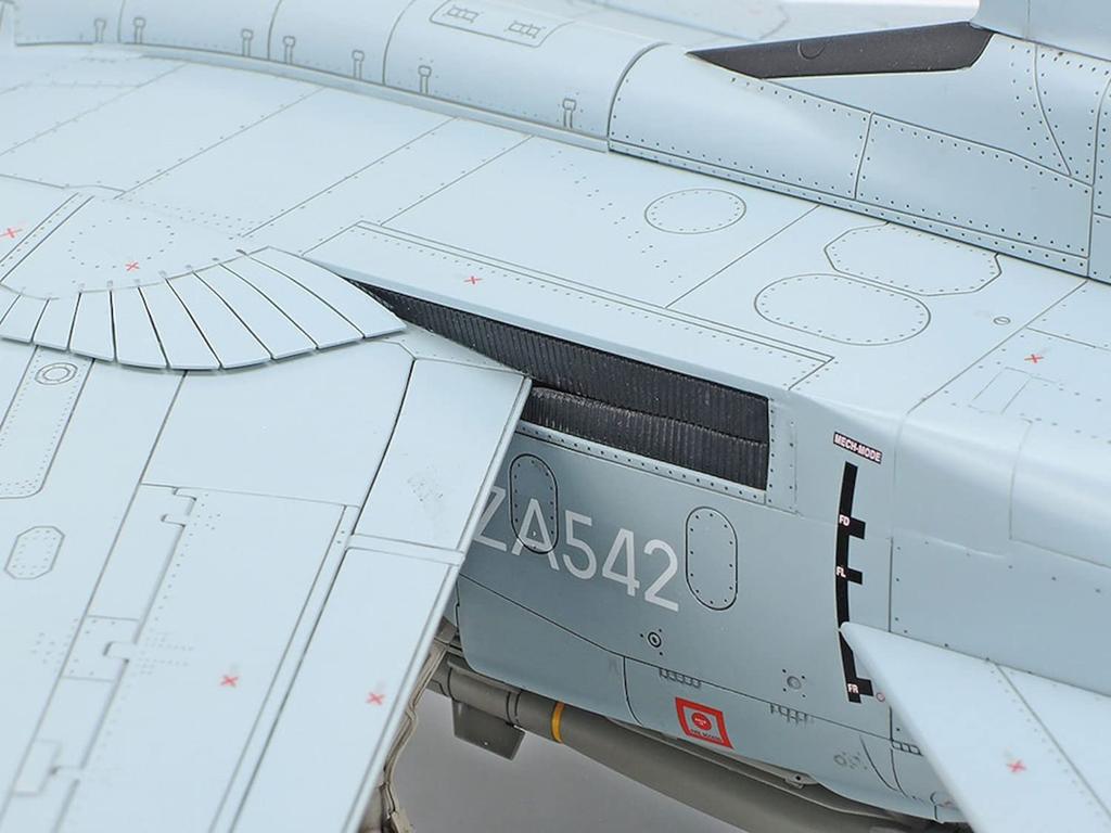 Tamiya Масштаб Специальное Издание Серия Italeri Британский Пилот Tornado Пластиковый Моделистский Набор 25425 1/32 GR.4 (с рисунком) 25425-000