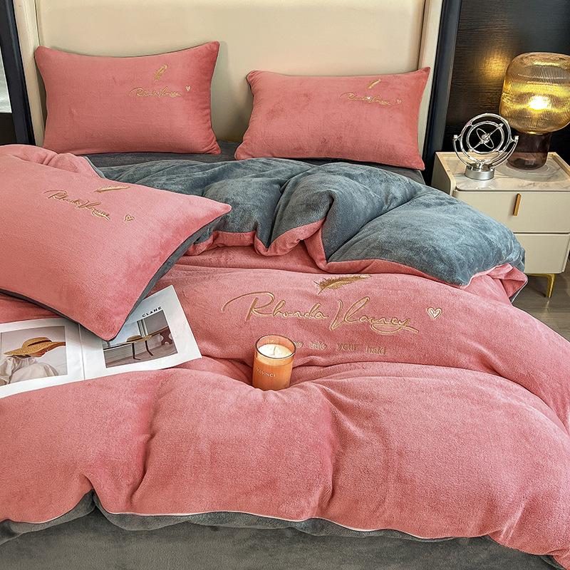 Утолщенный постельный набор из четырех предметов Молочный флис Пододеяльник Флисовый пододеяльник Простыня Наволочка