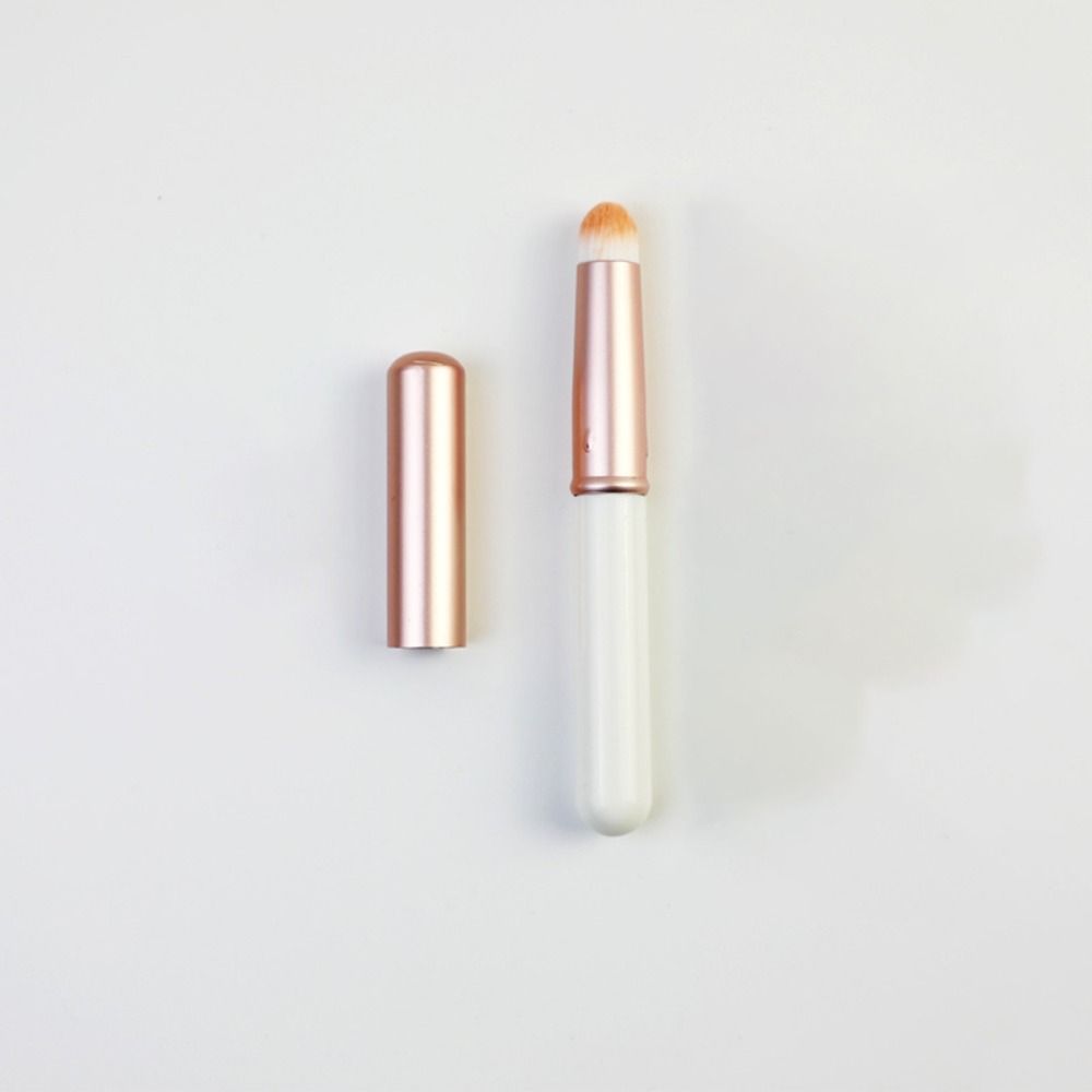 Professional Lip Brush Portable Makeup Tools Clean And Hygienic Lipstick Brush Women