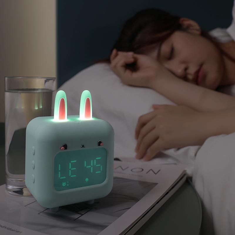 Шаловливый кролик Силиконовый ночник-будильник для детей с настраиваемыми мелодиями и SD-картой.