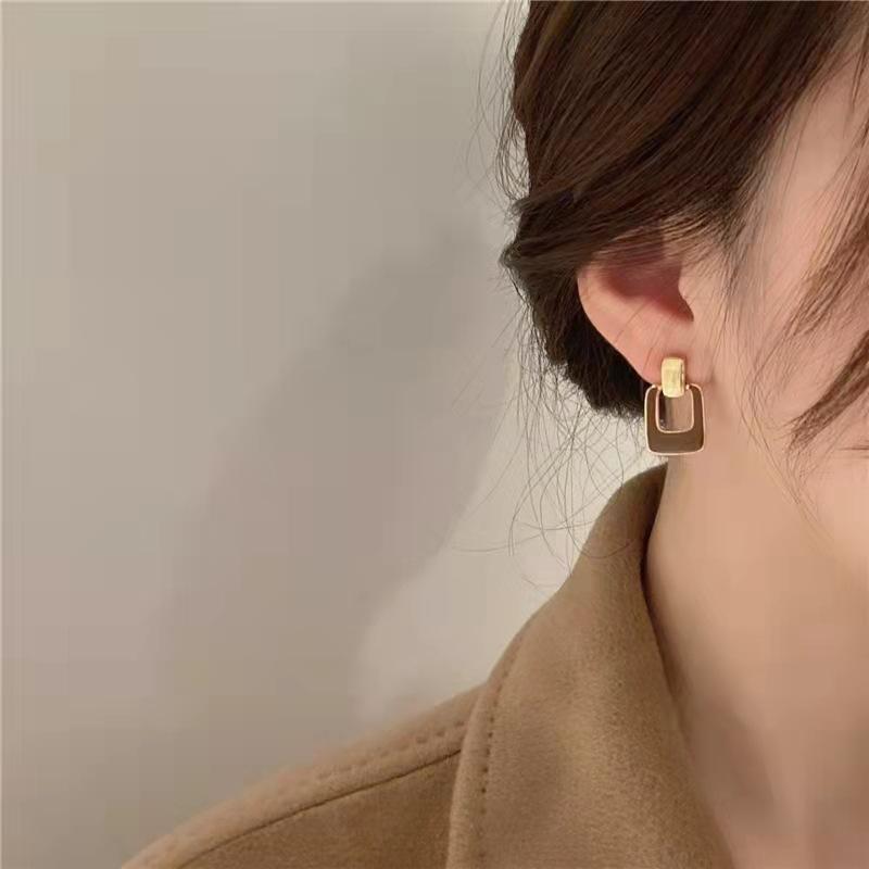 Autumn Winter New Brown Earrings Vintage Matte Drop Earrings for Women Metal Fashion Statement Dangle Earring Trend Jewelry