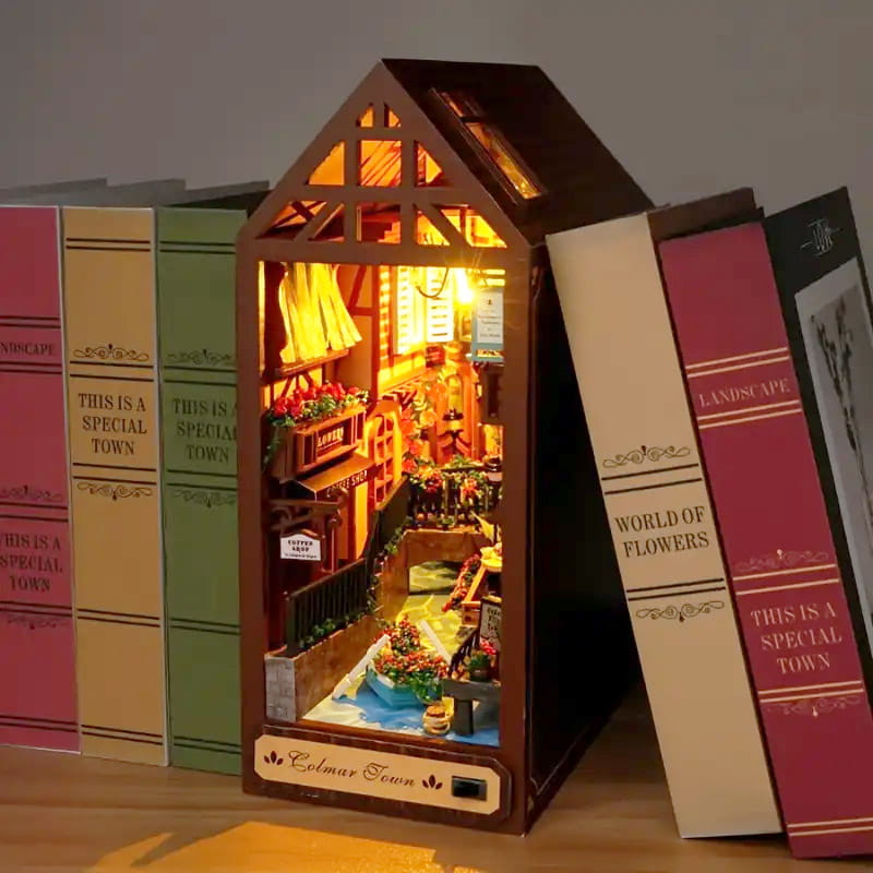 Book Nook Miniature House - Colmar Town