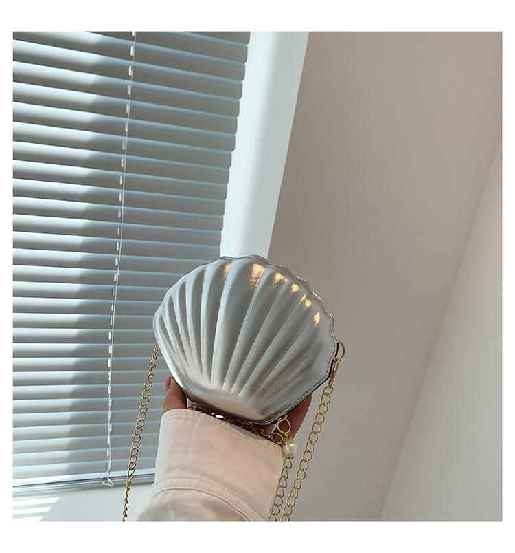 Простая сумка-ракушка 2025 новая женская мода инс текстура тренд цепочка кроссбоди маленькая сумка лакированная кожа фестоны