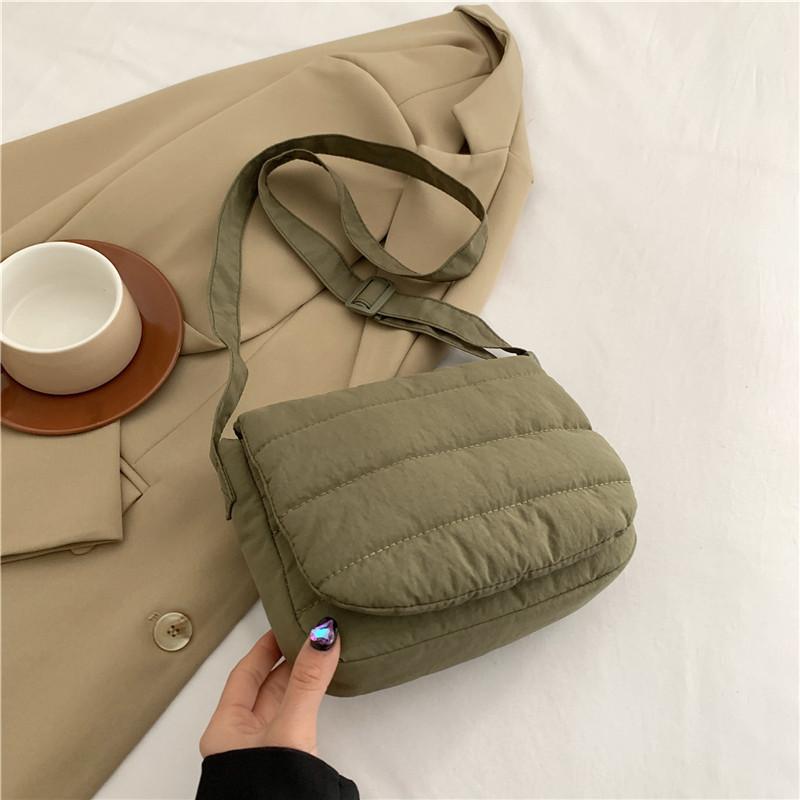 Вышитая нить Ранняя весна Однотонный Маленький Свежий Нежный Ленивый Ветер Простая Уменьшающая Возраст Сумка Через Плечо Маленькая Квадратная Сумка Для Девочек