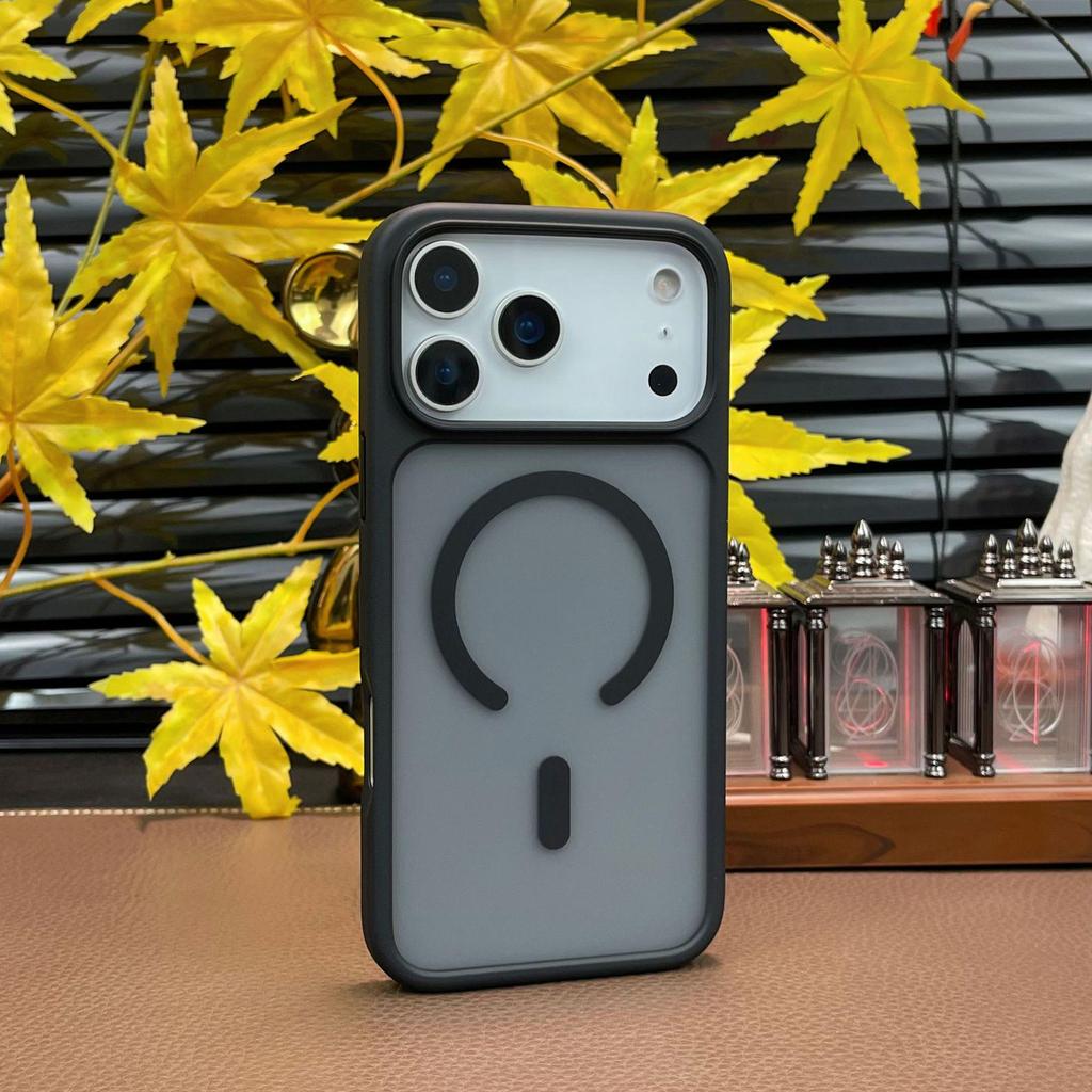 Youdun Классический чехол с матовой поверхностью, приятный на ощупь, с магнитным креплением и мягкими краями для защиты iPhone 17 Pro Max