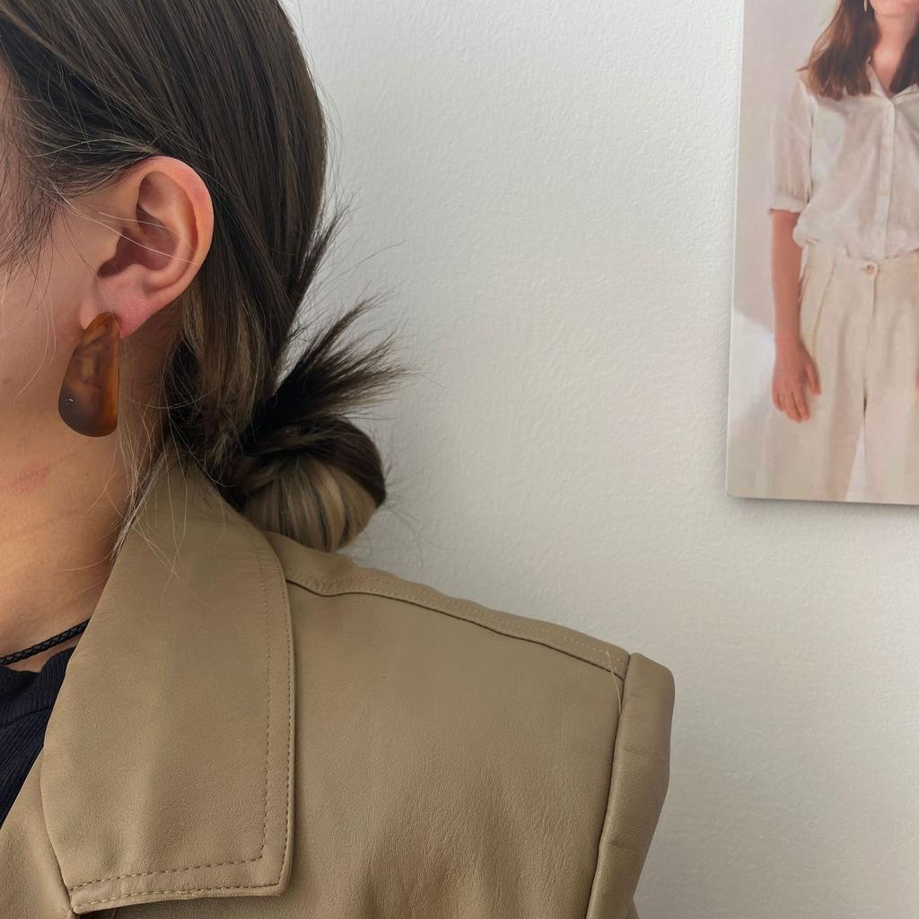 Серьги в форме буквы С из смолы в стиле ретро Гонконга, преувеличенные серьги в стиле Spice Girl, простые и универсальные, нишевые украшения для ушей