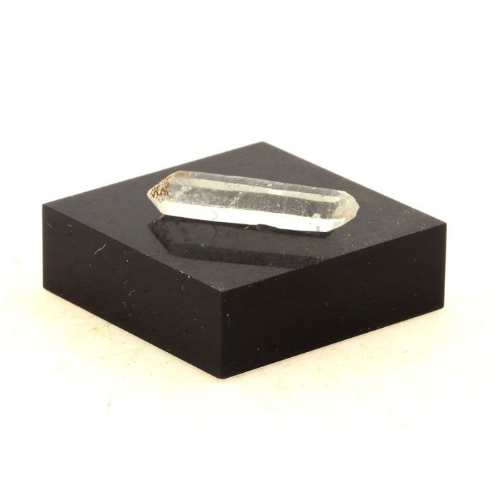 Pierres et Minéraux. Quartz biterminé. 3.75 ct. Puits Brides, La Gardette Mine, Bourg d'Oisans, France.