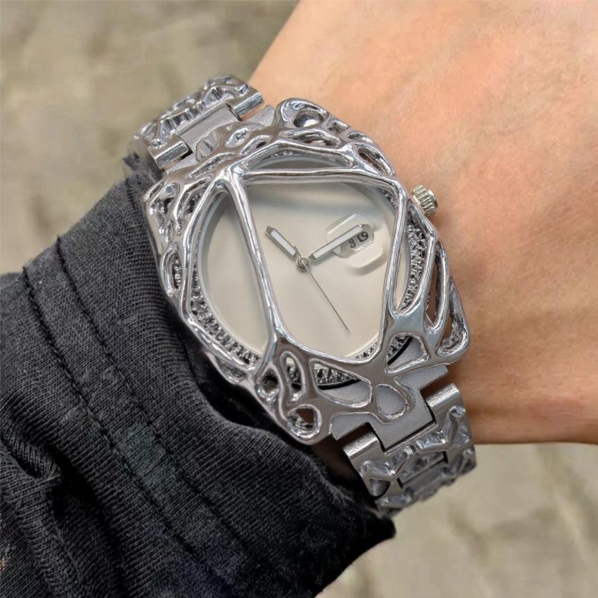 Hot Sell Black Scale Dial Quartz Watch Men's Antique Alabaster Y2K Demon Claw Luminous Medieval Unique AAA Creative Men Watch