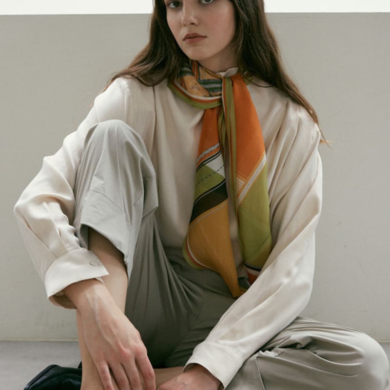 Saint Luxure Rhombus Triangle Scarf River SL21FDIRV