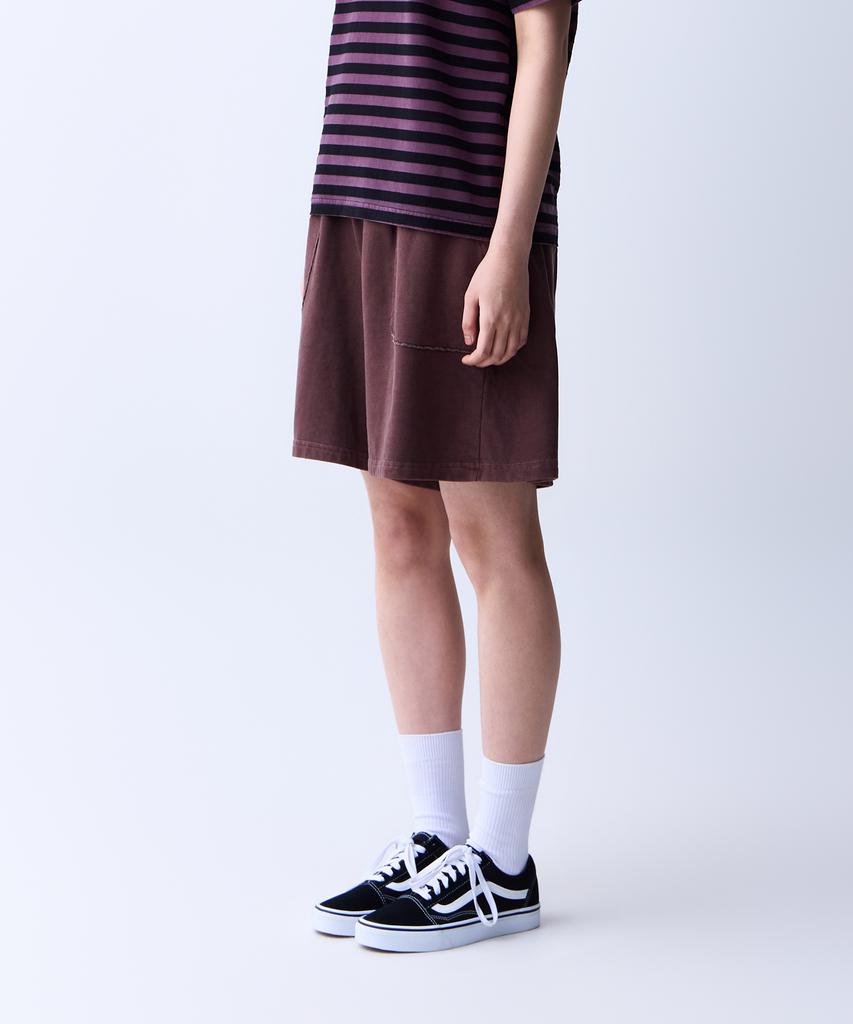 ADERNM Cut-Out Pocket Pigment Bermuda Sweat Shorts (Brown)