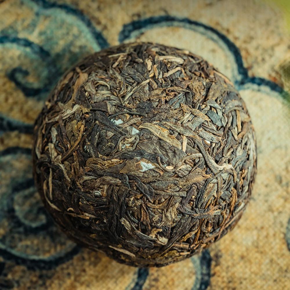 Чай пуэр Sweet Smooth 2021 Spring PuErh ManNuo Panda Tribute Raw Tea Cake 100 г