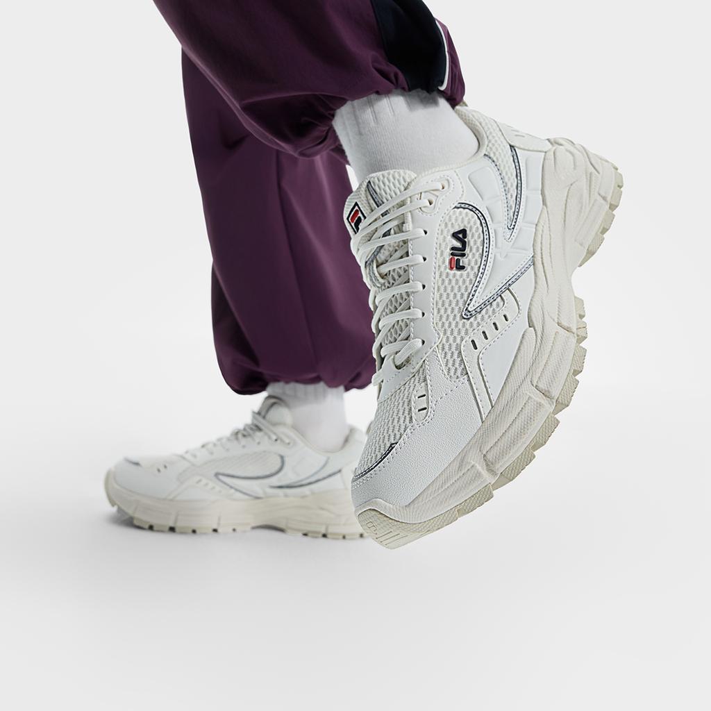 Fila Серебристые туфли с зубцами Мода Удобные Амортизирующие Прочные Низкие Кроссовки для бега Женские кроссовки Белые F12W512101FSW