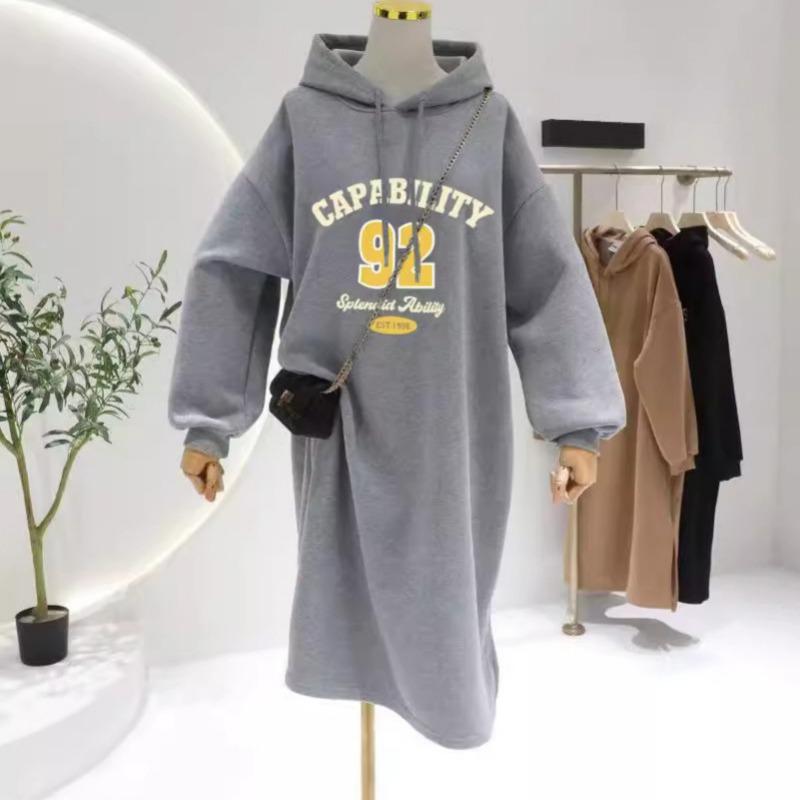 Женское худи с капюшоном большого размера свободное толстое теплое платье средней длины