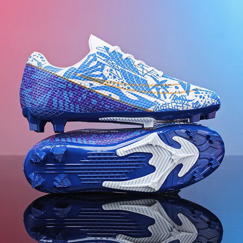 35-45 Football Shoes, Low-cut Blue and White Porcelain Long Nails, Youth Sneakers, Large Size Sports Shoes, TPU Soles, Broken Nails