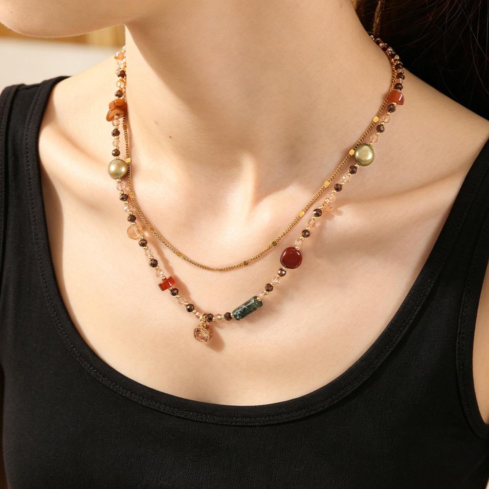 New literary and artistic relaxation color square stone beaded necklace, retro and old brown agate collarbone chain is white