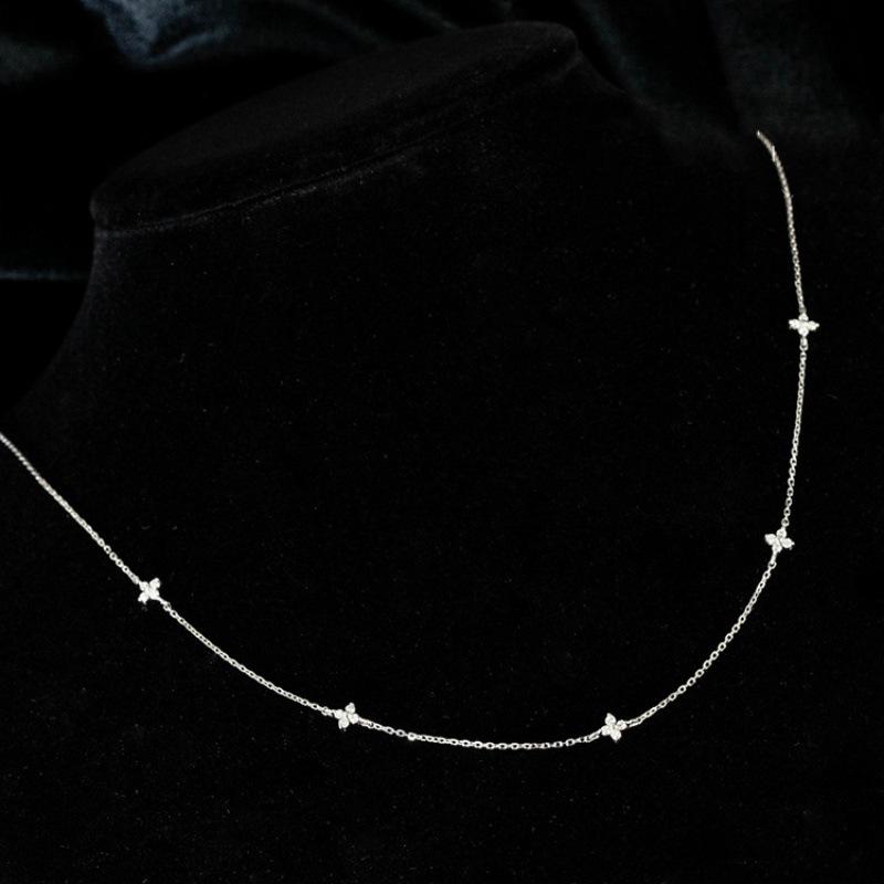 High-Grade Four-Leaf Clover Necklace Women's Collarbone Chain Full Of Stars Super Flash Light Luxury Hundred Temperament Necklace
