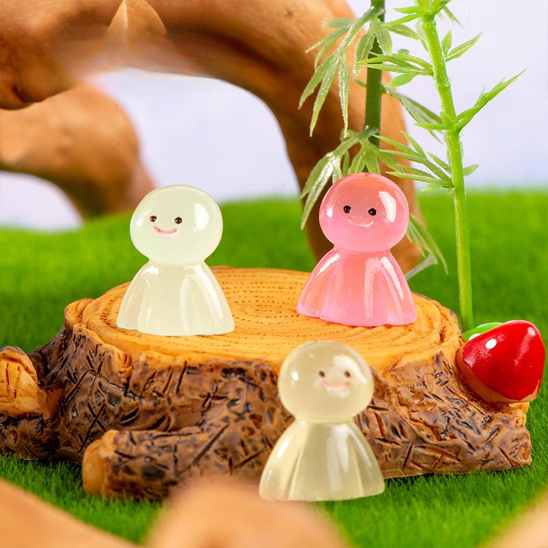 Micro Landscape Decoration Colorful Cartoon Rainy Day Doll Glow-in-the-dark Resin Decoration Office Desktop Car Accessories