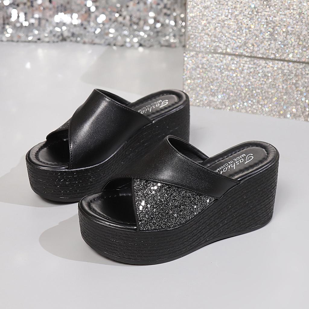 Большой размер толстая подошва танкетка крутые шлепанцы женские лето новая мода универсальная уличная одежда повседневные пляжные шлепанцы на одном слове женские