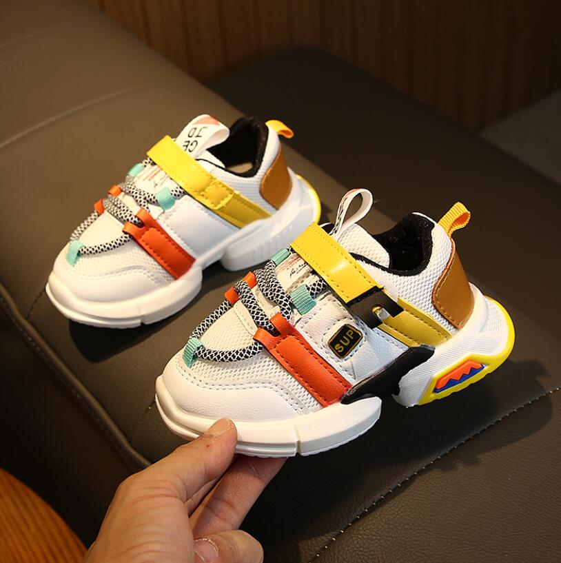 Весна, лето, осень, новые модные сетчатые дышащие спортивные кроссовки для отдыха для девочек, обувь для мальчиков, брендовая детская обувь