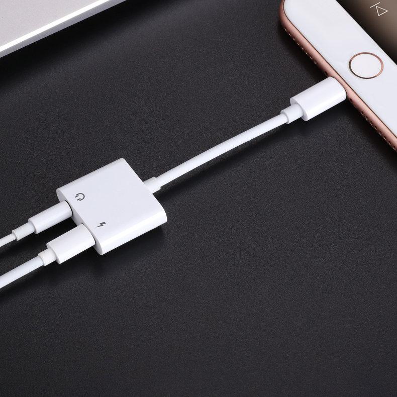 iPhone Lightning - Lightning 3.5mm mini jack headphone splitter adapter white