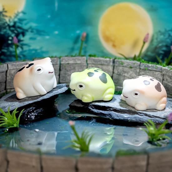 12Pcs Resin Frog Sculptures, Miniature Frog Statues, Cute Resin Mini Frogs for Desk Office Bedroom Decoration, Creative Micro Landscape Figurines