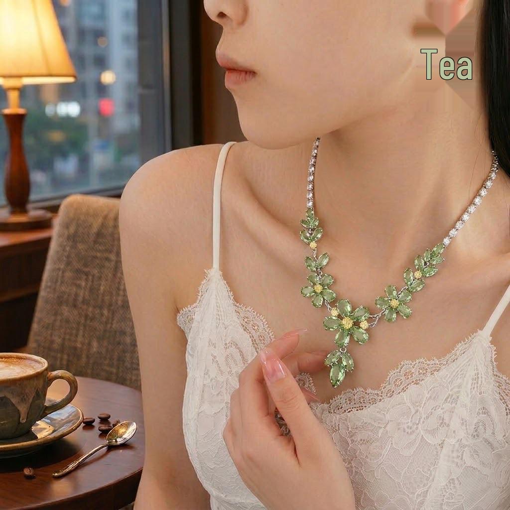 Европейский и американский стиль Zircon Plum Blossom Набор из колье и серег – Зеленый, Прозрачный, Шикарный дизайн для ключиц