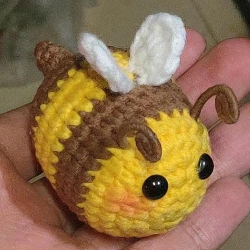 5/1pcs DIY Little Bee Keychains Creative Doll Yarn Hand Woven Gift Cute and Funny Cartoon Pendants Finished Product