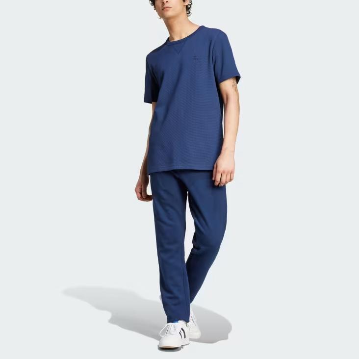 adidas Оригинальная свободная футболка Ess W с круглым вырезом и коротким рукавом, мужские топы, темно-синие IY2298