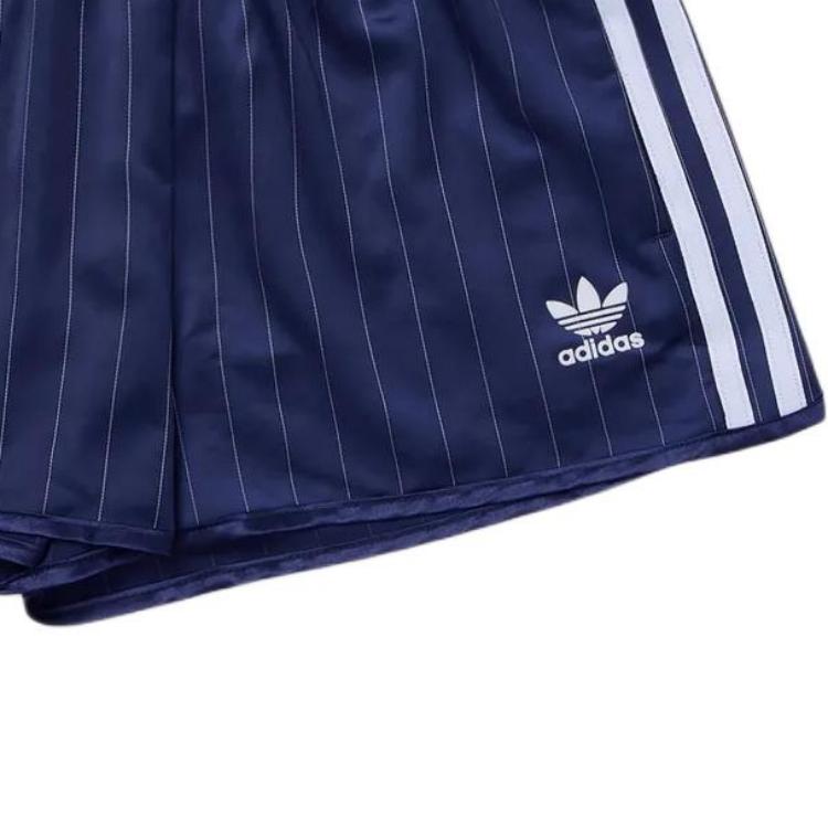adidas Оригинальные полосатые повседневные шорты с логотипом для женщин, темно-синие, KC4235