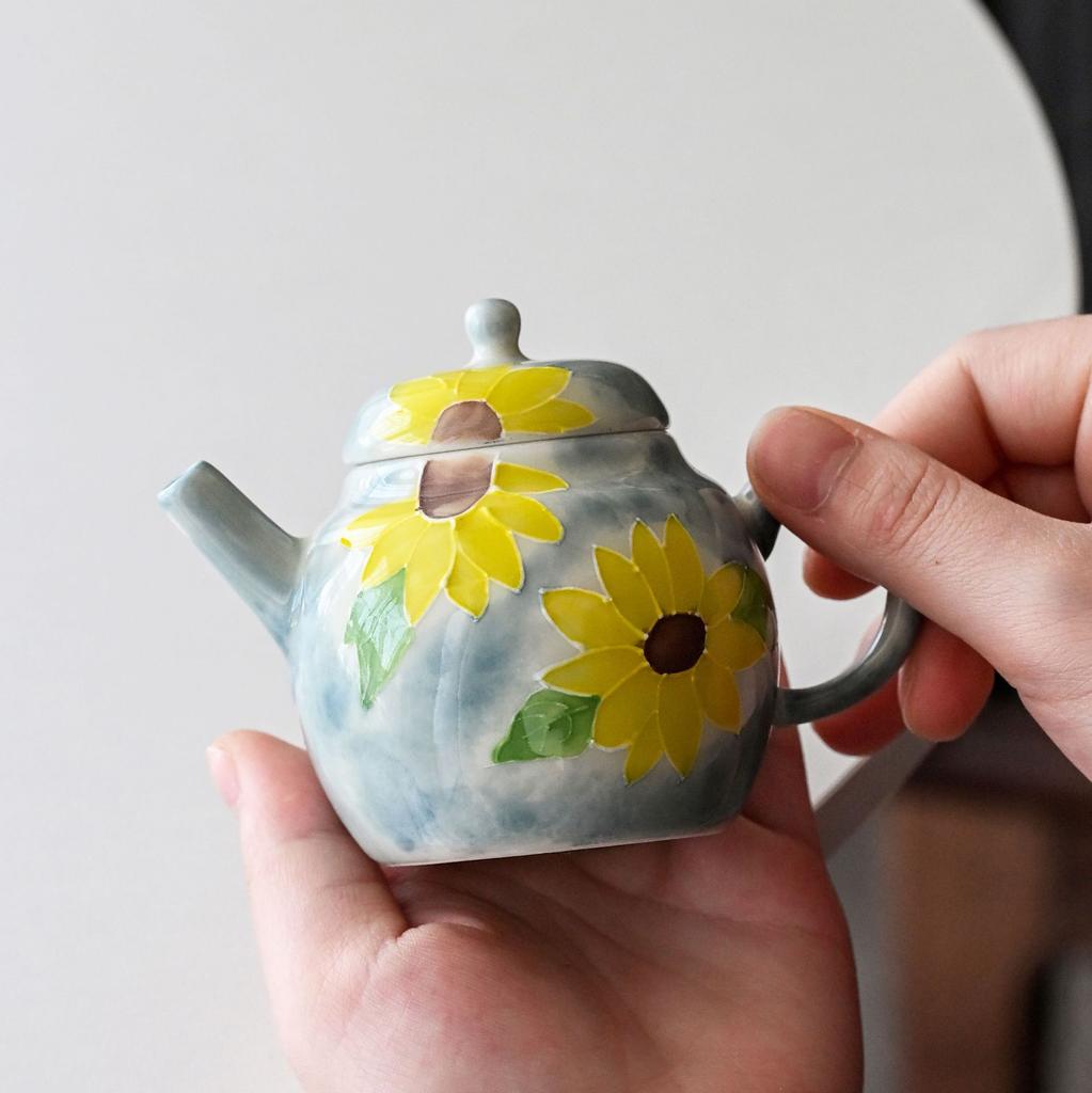 Guochao Hand-Painted Chrysanthemum One Pot Two Cups Set Portable Cloth Bag Outdoor Tea Drinking High Value Light Luxury Travel Tea Set