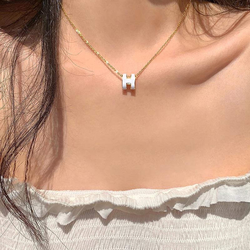 2024 H Letter Oil Drop Clavicle Necklace: Light Luxury Niche Pendant for Women