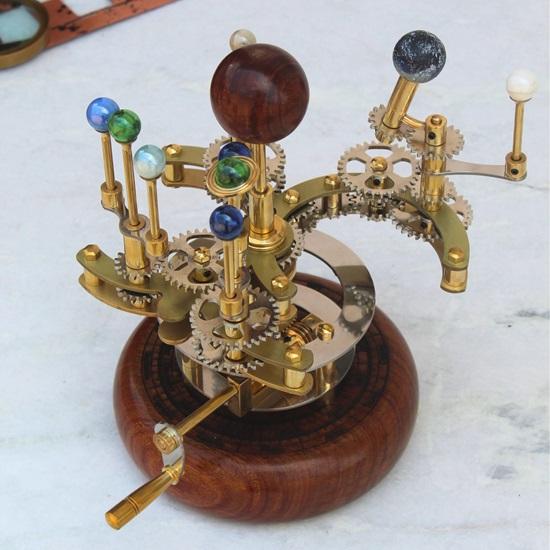 25,4 см Роскошное произведение искусства для книжных полок Латунная и стальная планета Функциональная модель Солнечной системы с планетами