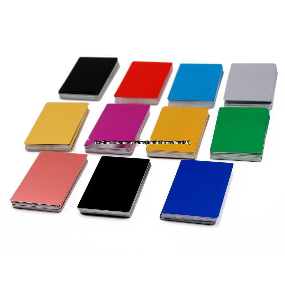 Лазерно-гравировальный станок для алюминиевых металлических визиток в синем, черном, золотом и красном цветах