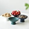 Ретро керамическая тарелка на высокой ножке: Многофункциональный для еды, фруктов, чая, десертов, салатов и многого другого